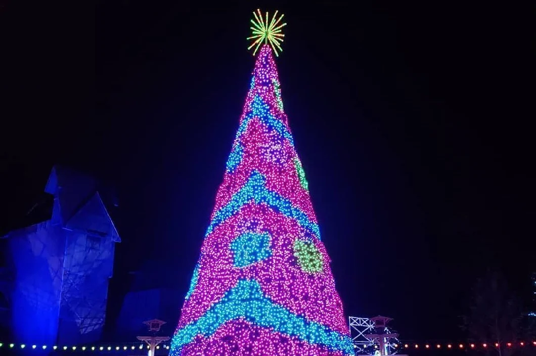 Outdoor Waterproof PVC Artificial Giant 10m Christmas Tree Giant for Christmas Decoration